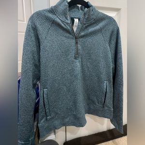 Lululemon Engineered Warmth Half Zip size 8